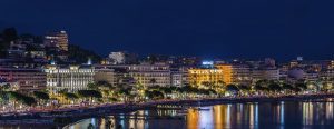 cannes la nuit sur la croisette proximité du vieux port location saisonnière meublee